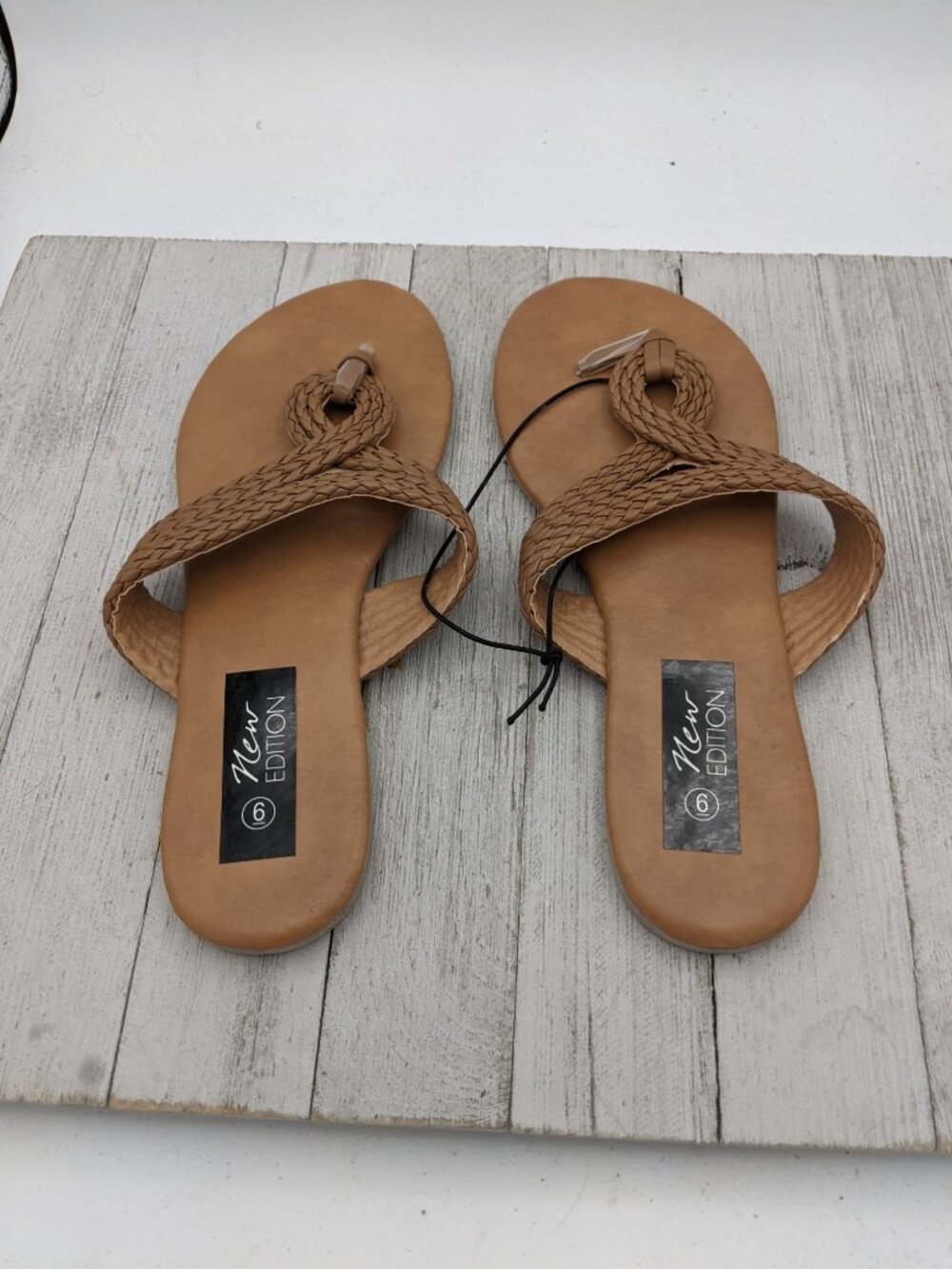 New Edition Tan Braided Strap Sandals Flip Flops Size 6 Womens